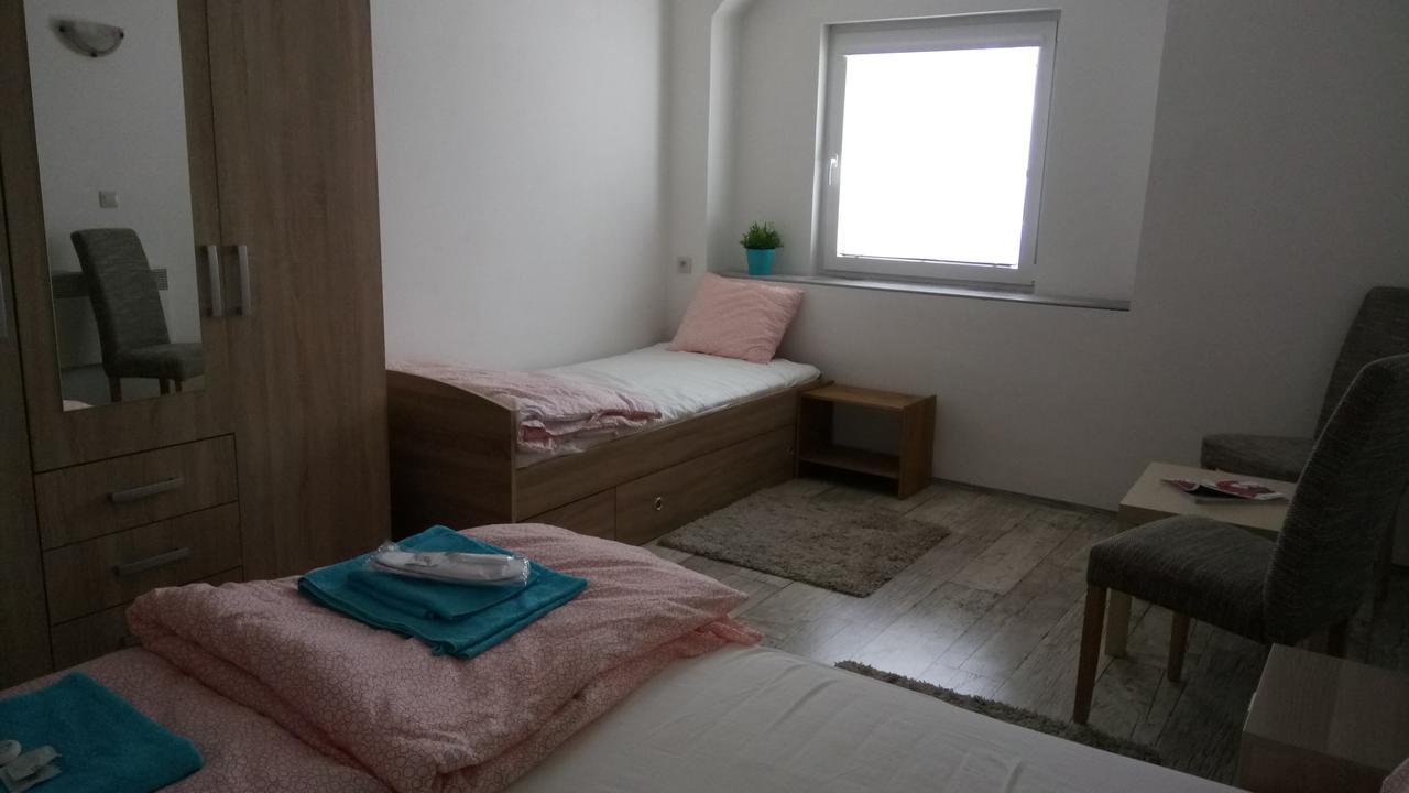 Penzion U Formana Straz nad Nezarkou Exterior photo