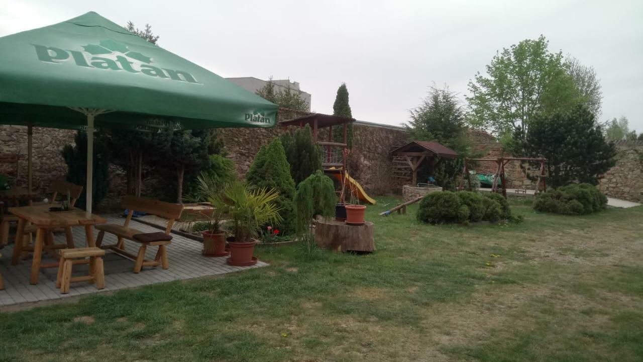 Penzion U Formana Straz nad Nezarkou Exterior photo